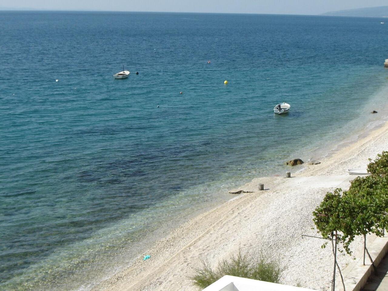 Apartment Danka - Affordable And At The Beach Brist Ngoại thất bức ảnh