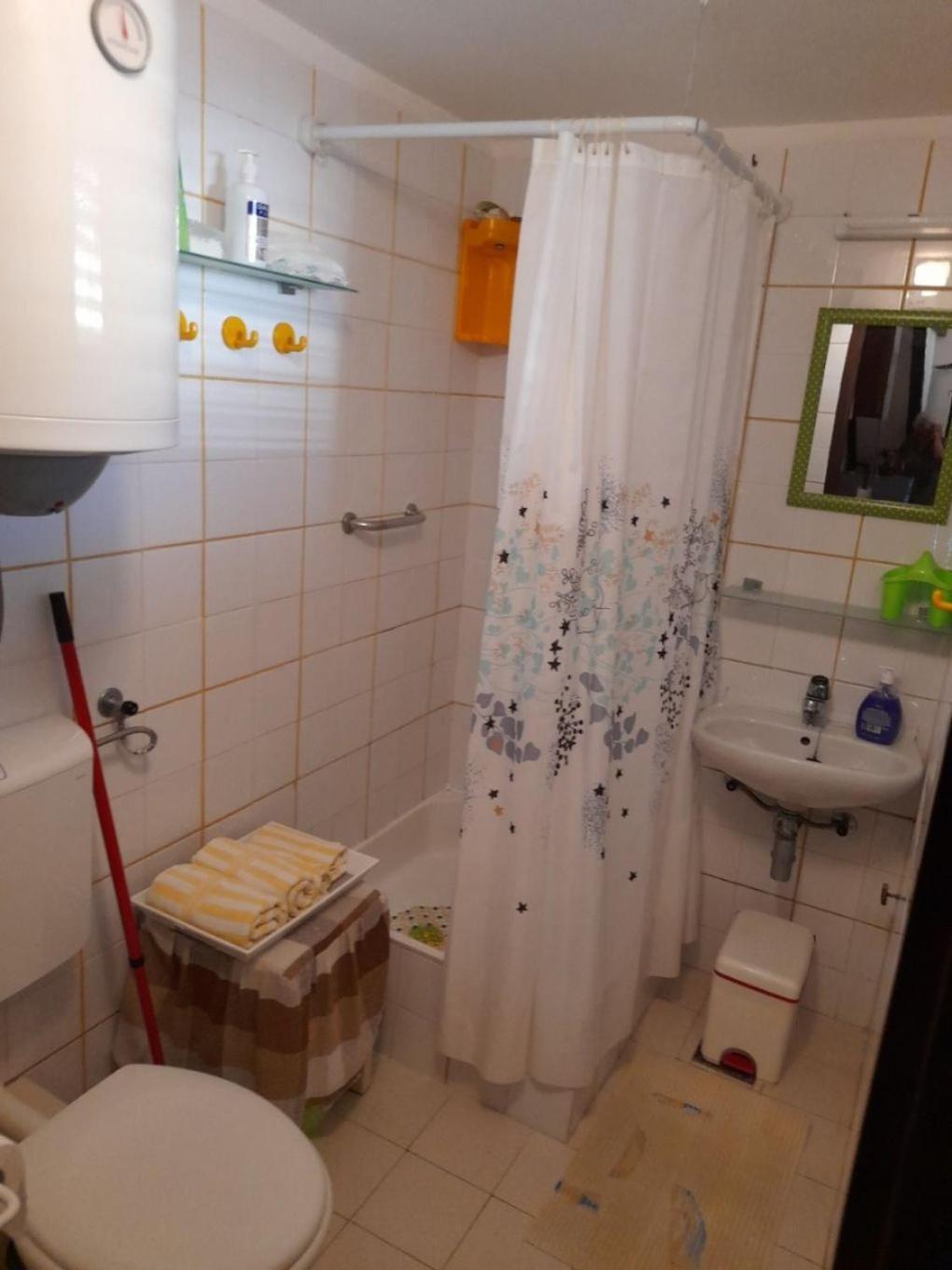 Apartment Danka - Affordable And At The Beach Brist Ngoại thất bức ảnh